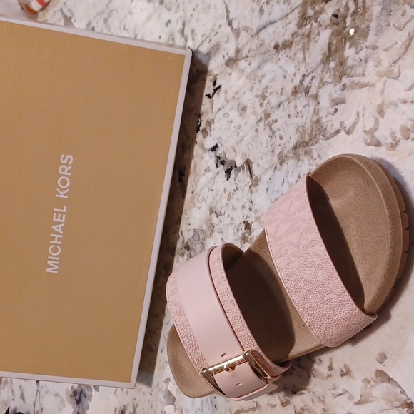 Michael Kors Blush Pink Mylah MK Signature Print Slide Sandals NEW SZ 6.5 - Picture 4 of 14